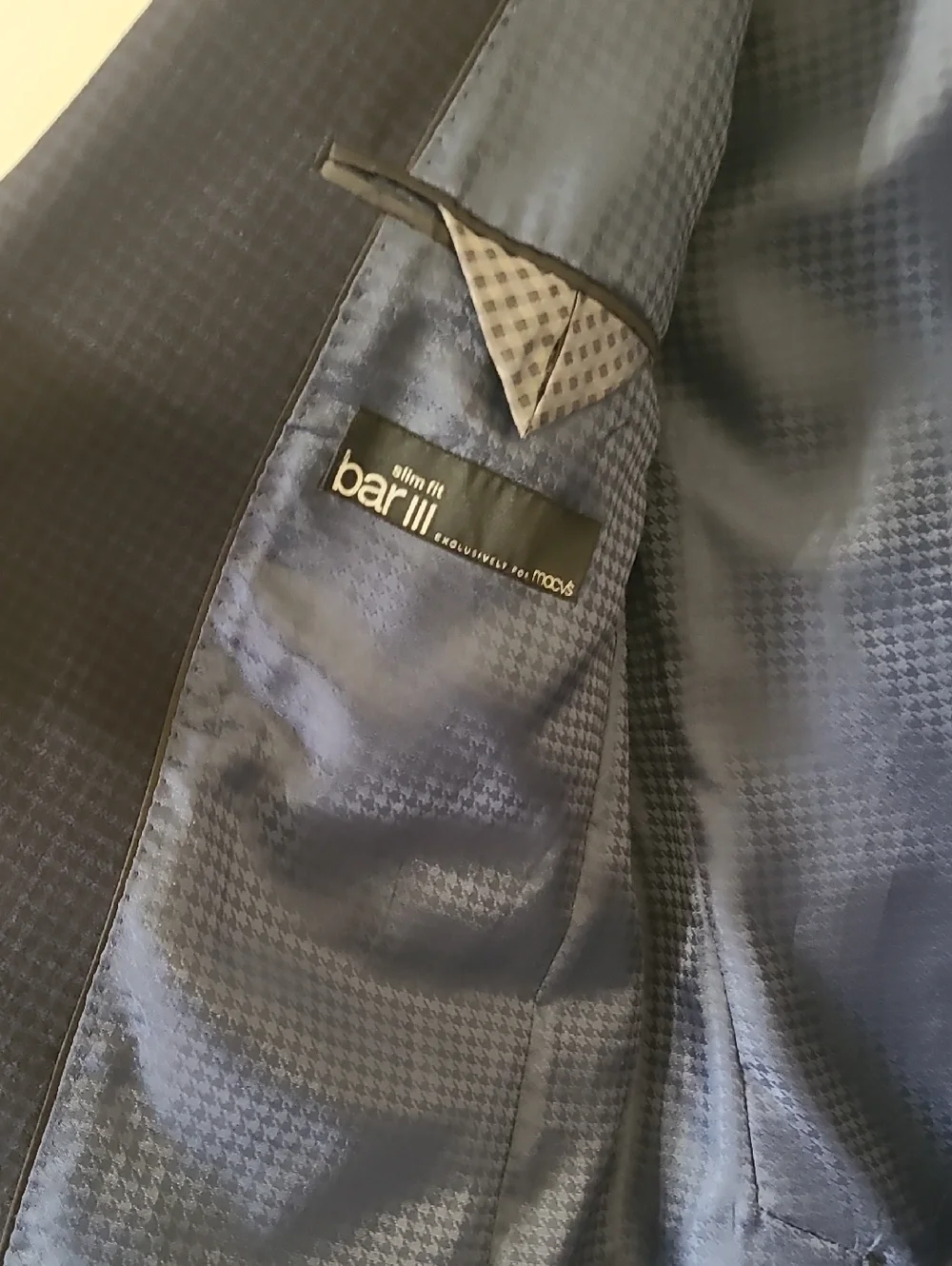 Bar III tailored two